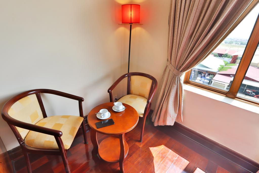 Blue River Hotel Phnom Penh Ngoại thất bức ảnh