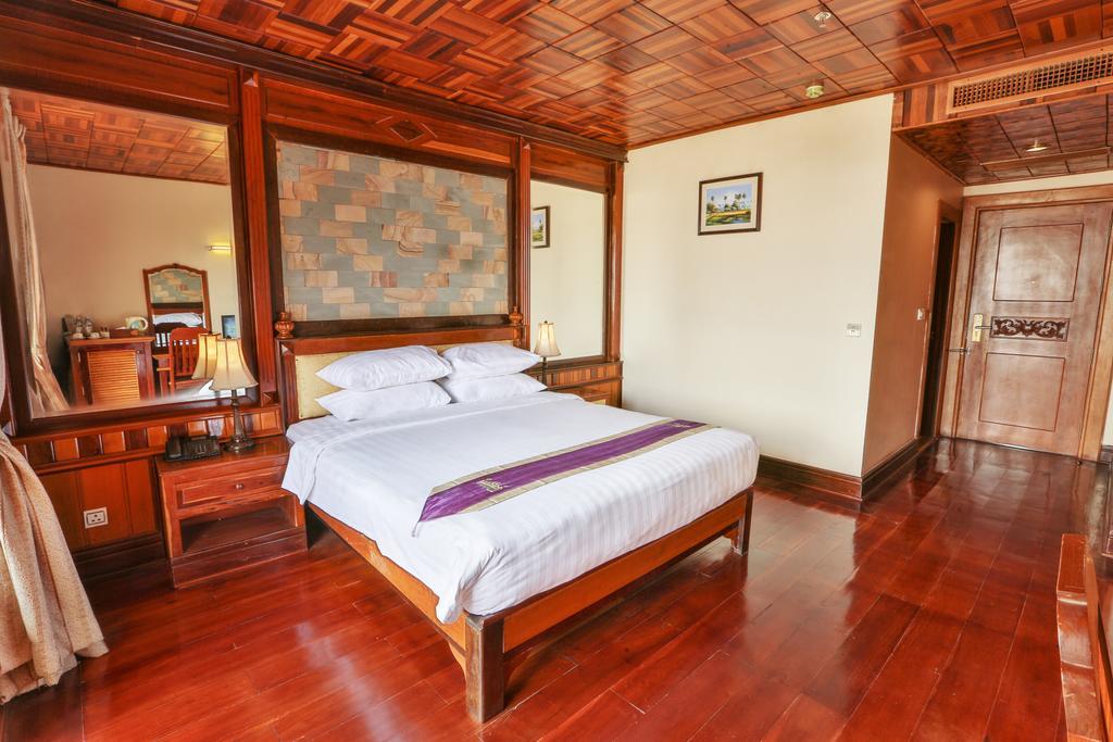 Blue River Hotel Phnom Penh Ngoại thất bức ảnh