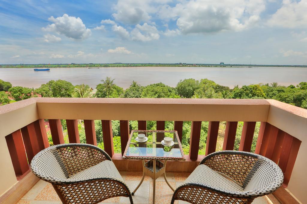 Blue River Hotel Phnom Penh Ngoại thất bức ảnh
