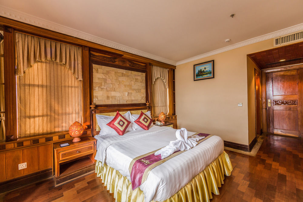 Blue River Hotel Phnom Penh Ngoại thất bức ảnh