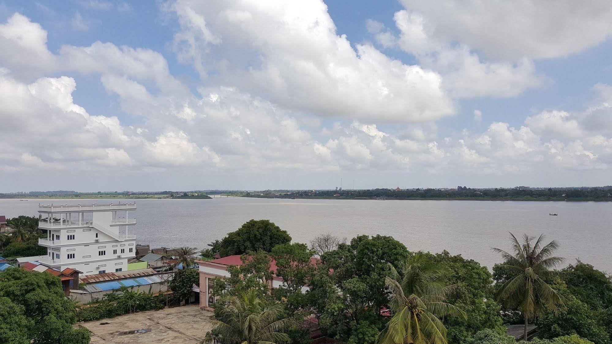 Blue River Hotel Phnom Penh Ngoại thất bức ảnh