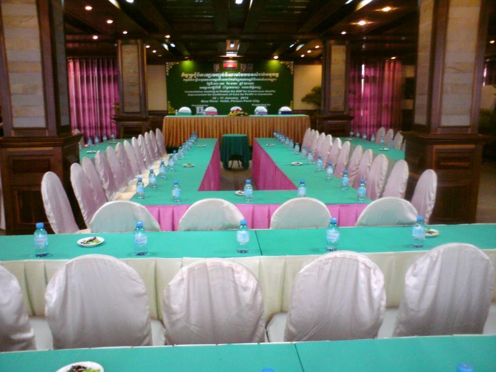 Blue River Hotel Phnom Penh Ngoại thất bức ảnh